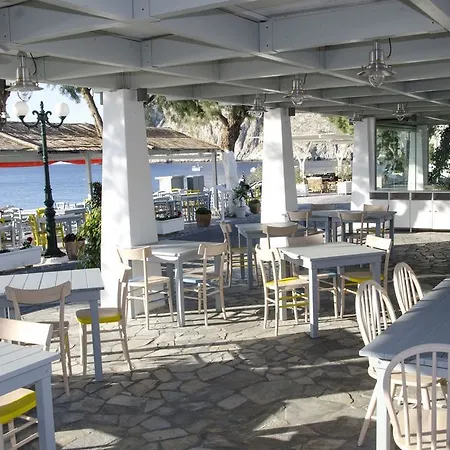 آر كيه بيتش Kamári