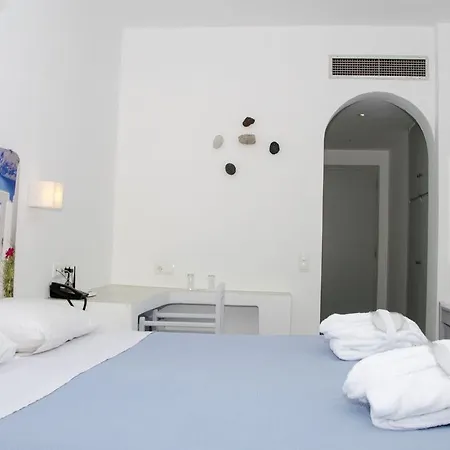 آر كيه بيتش Kamári