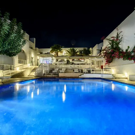 آر كيه بيتش Kamári