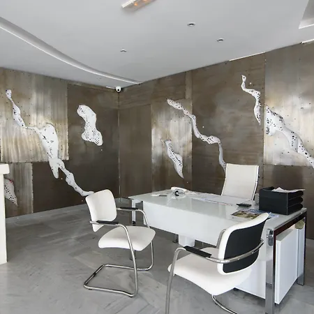 فندق آر كيه بيتش