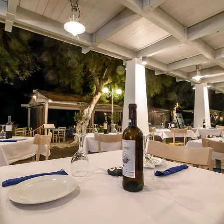 آر كيه بيتش Kamári